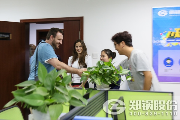 美国经销商来访大宝娱乐股份实地考察